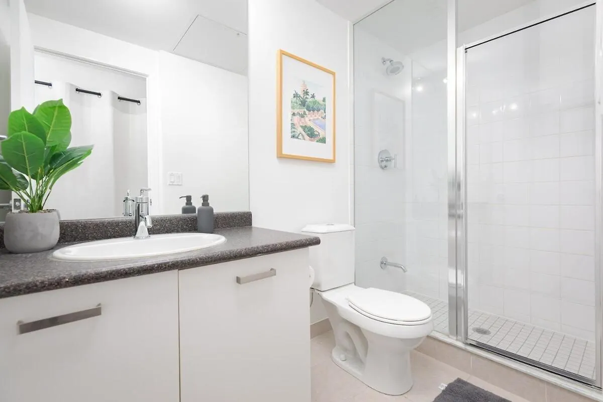 토론토 Huge 2Bd 2Ba With Sofa Bed And Cn Tower View! 아파트